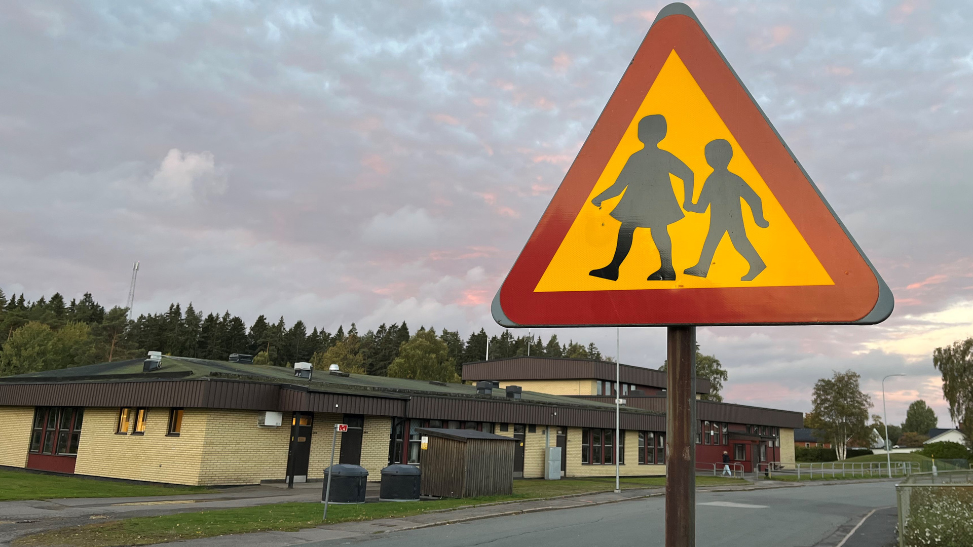 Trafikskylt varning för barn